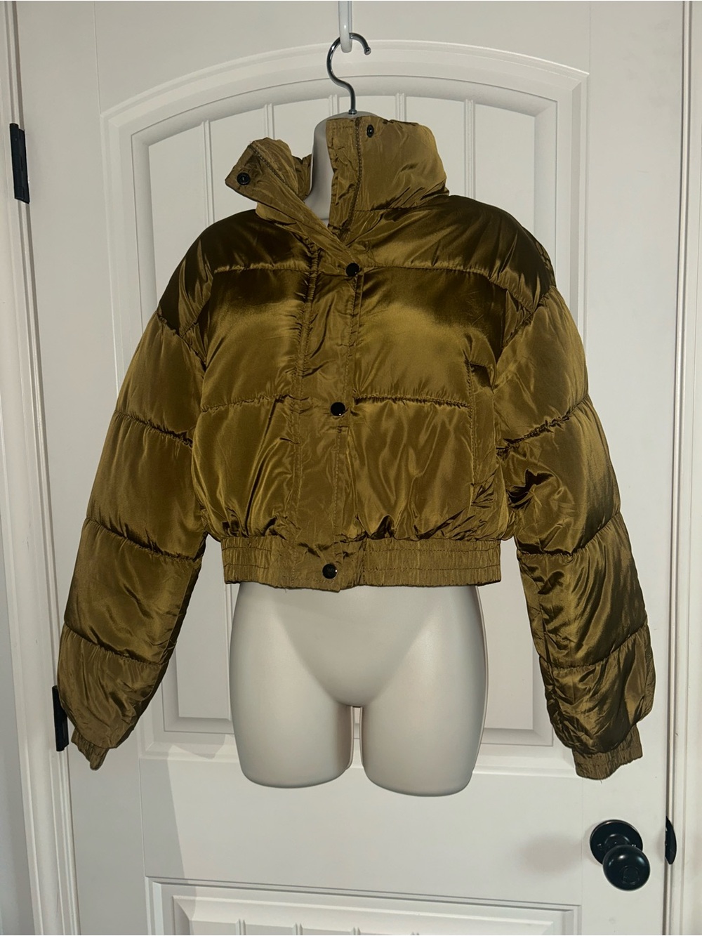 NEW Outerwear Olive Cropped Puffer Jacket - Women Sz L